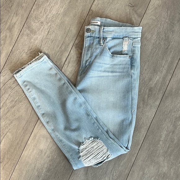 GOOD AMERICAN Light Blue Denim Skinny Distressed Jeans, Size 10/30 - Picture 3 of 15